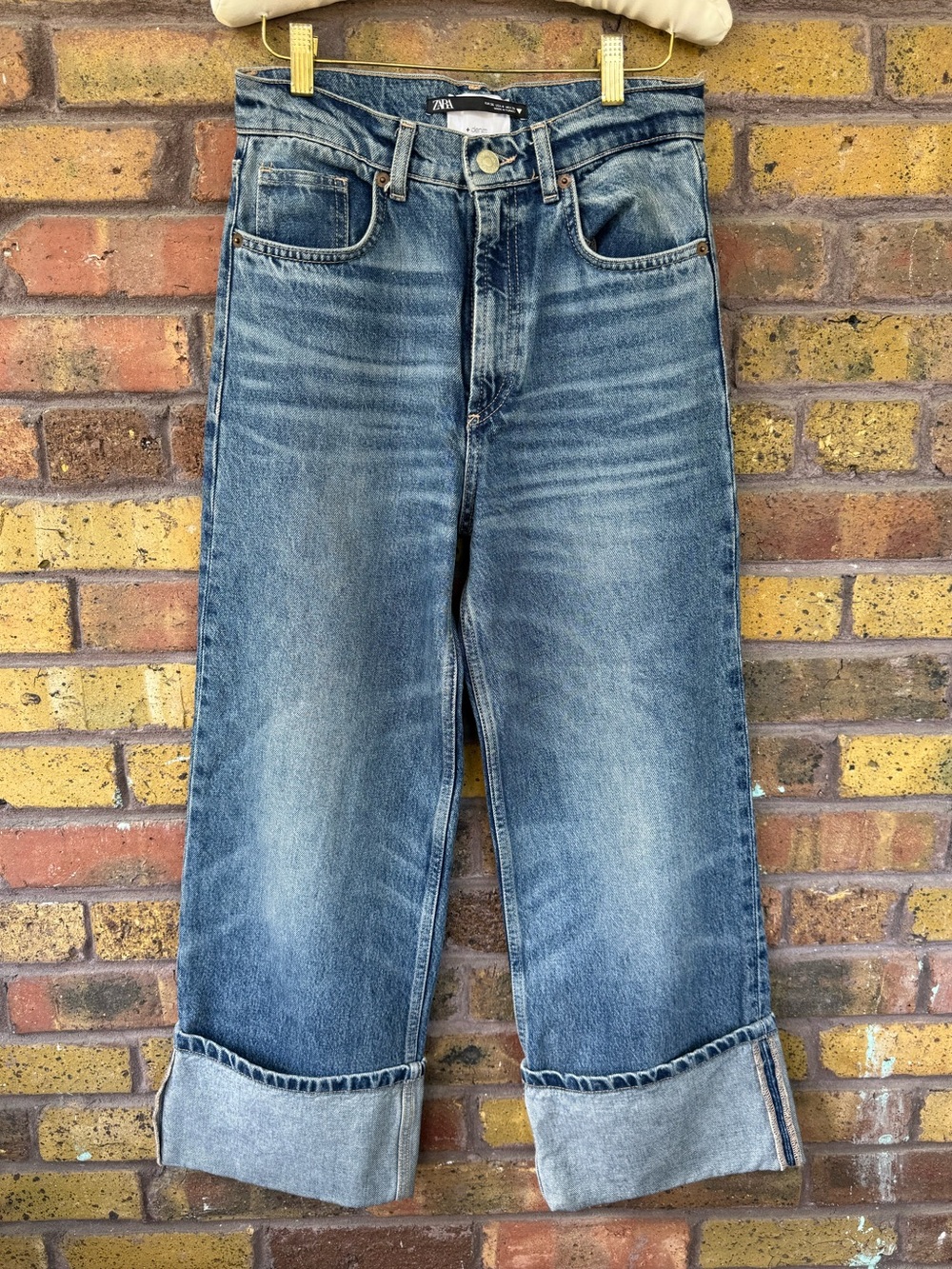 ZARA Vintage Wash Cuffed Jeans - Size US 4